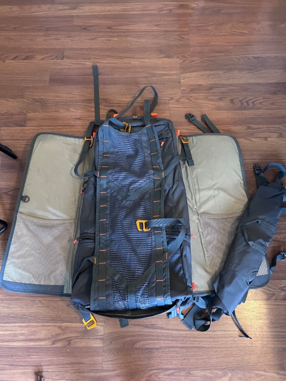 Easton Full Bore XT 5600 Gear Bag or Backpack